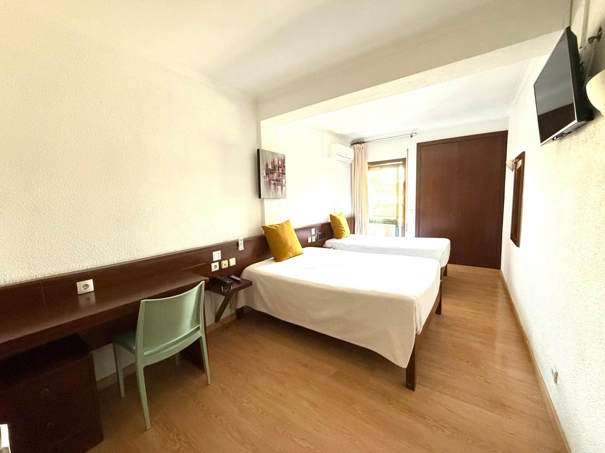 Residencial Dona Teresa Hotel *